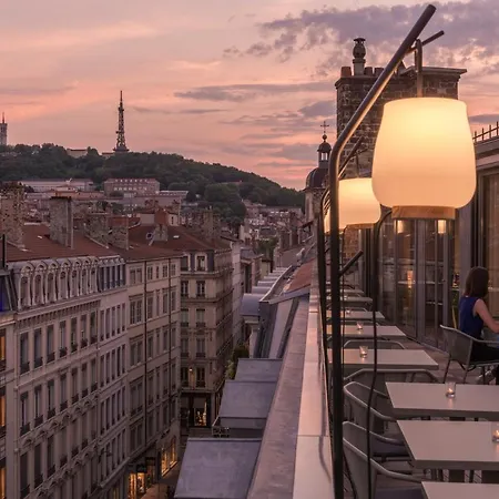 Maison No - Et Rooftop Szálloda Lyon